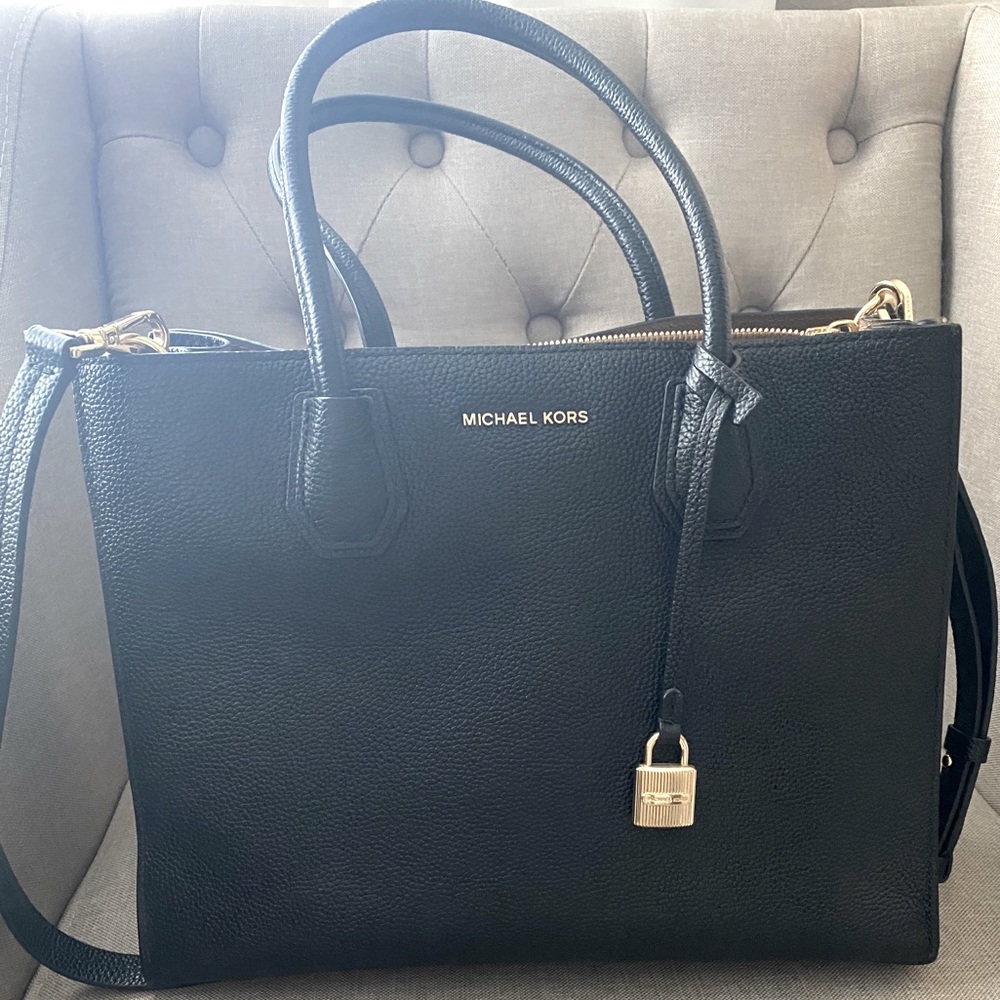 Michael Kors Mercer Large Saffiano Leather Bag